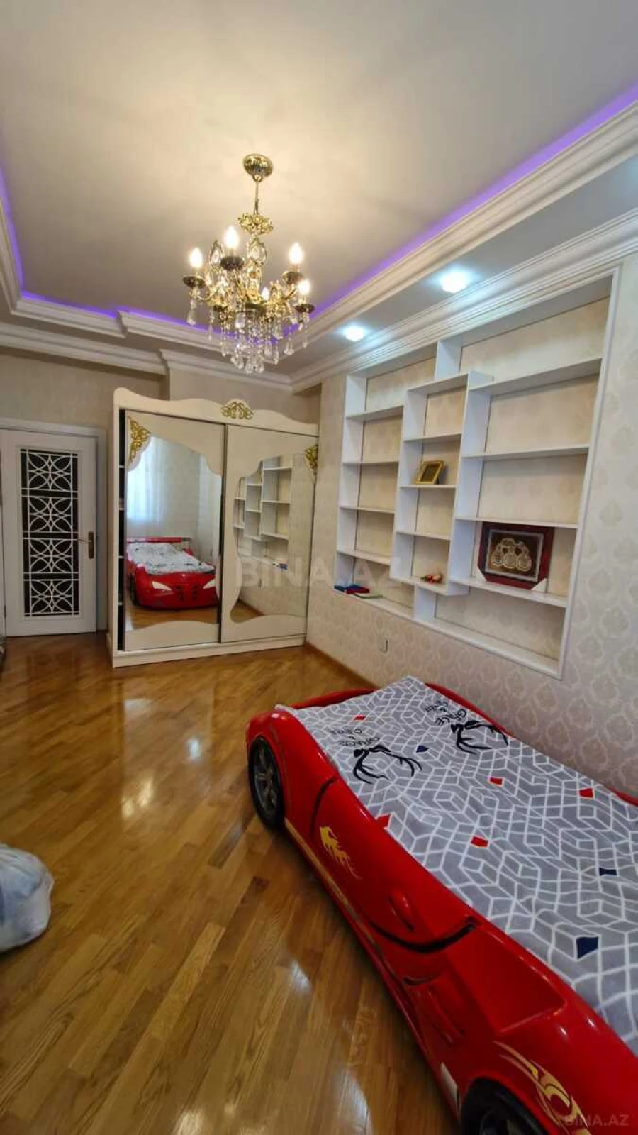 Satılır 3 otaqlı mənzil 110 m²