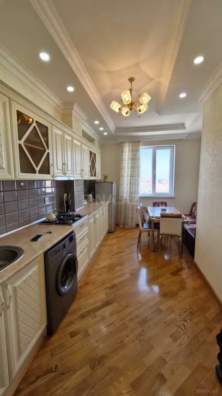 Satılır 3 otaqlı mənzil 110 m²