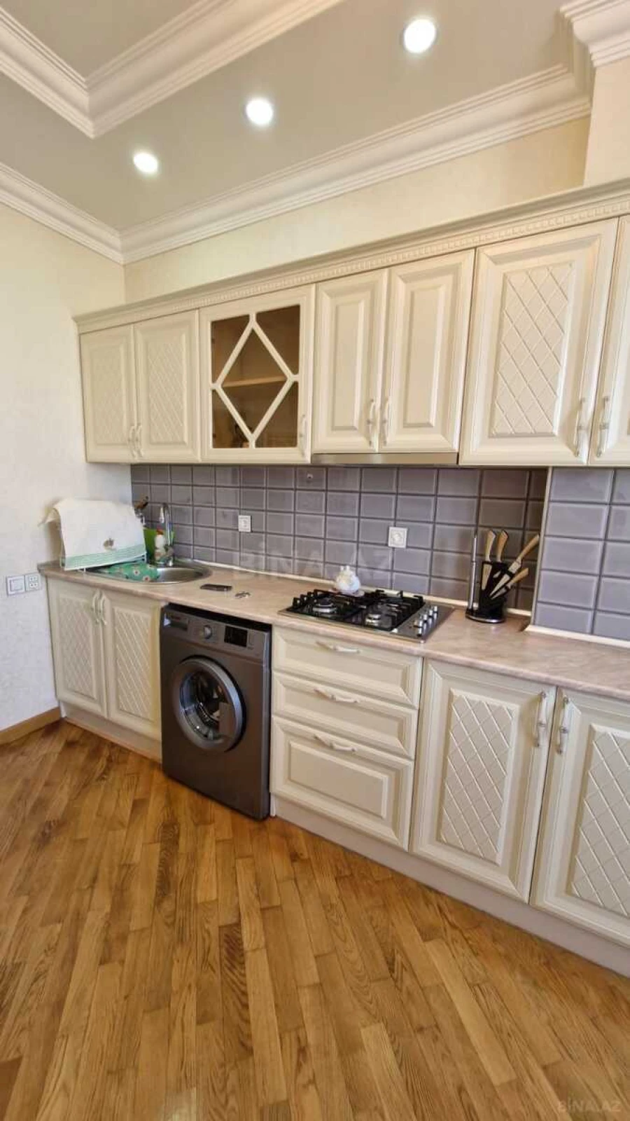 Satılır 3 otaqlı mənzil 110 m²