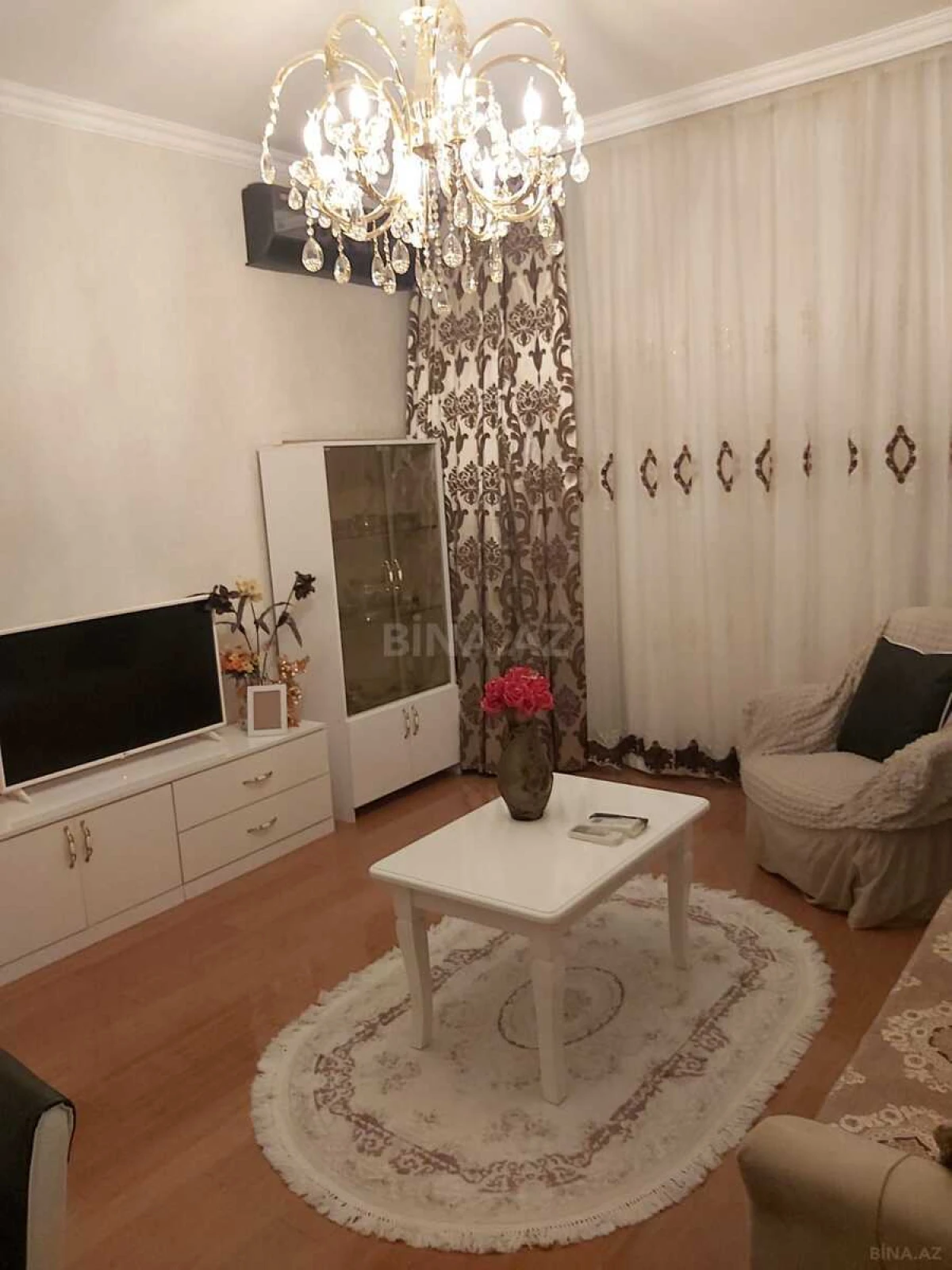 Kirayə verilir 2 otaqlı mənzil 60 m²