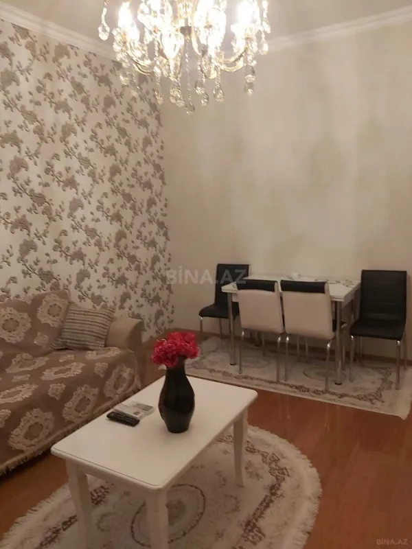 Kirayə verilir 2 otaqlı mənzil 60 m²