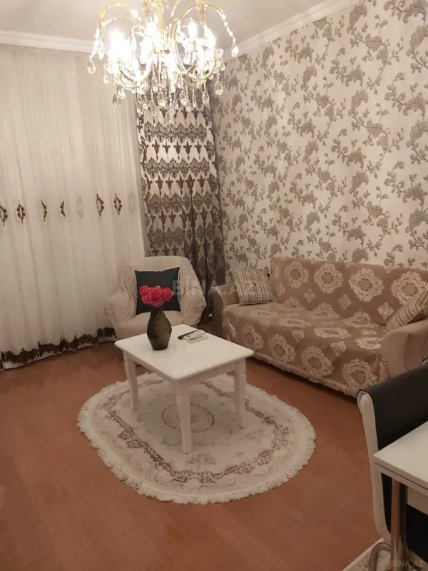 Kirayə verilir 2 otaqlı mənzil 60 m²