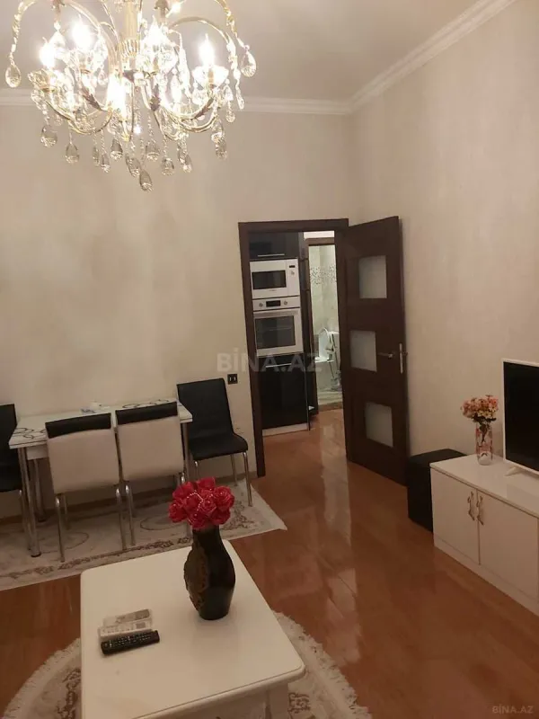 Kirayə verilir 2 otaqlı mənzil 60 m²