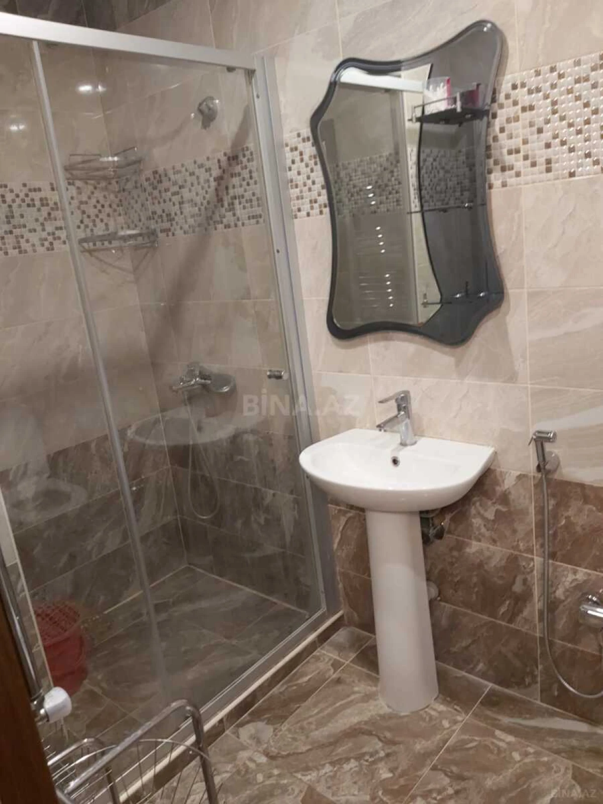 Kirayə verilir 2 otaqlı mənzil 60 m²