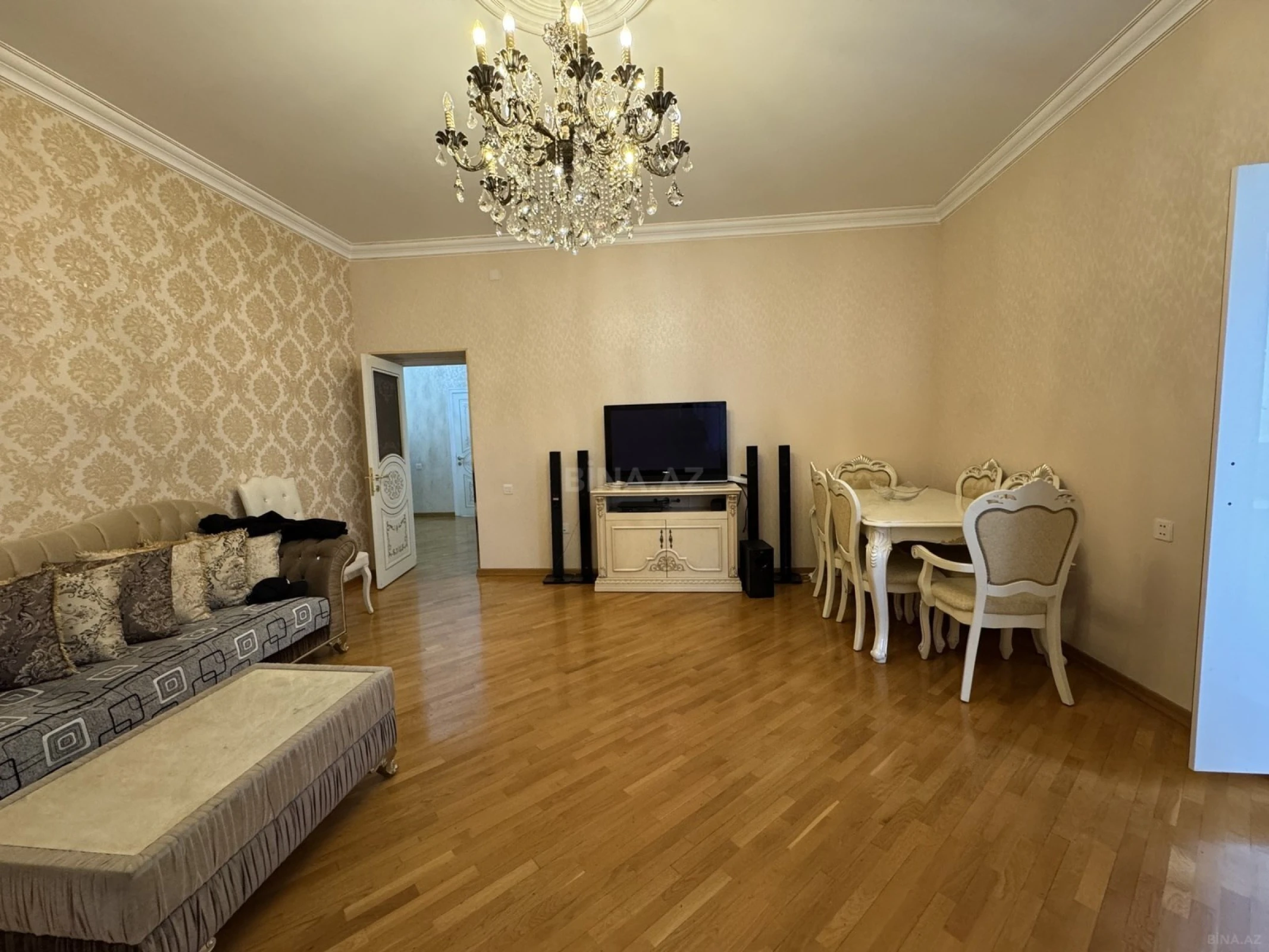Kirayə verilir 3 otaqlı mənzil 130 m²