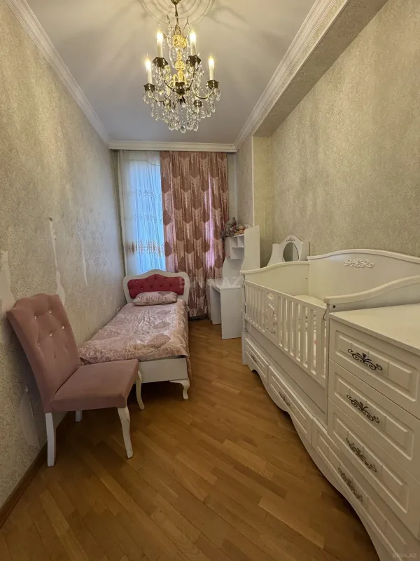 Kirayə verilir 3 otaqlı mənzil 130 m²