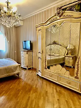 Kirayə verilir 3 otaqlı mənzil 130 m²