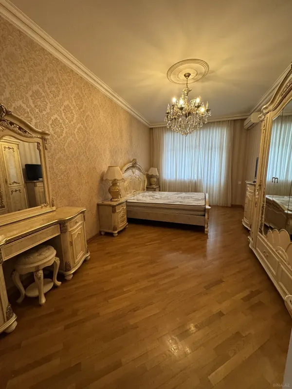 Kirayə verilir 3 otaqlı mənzil 130 m²