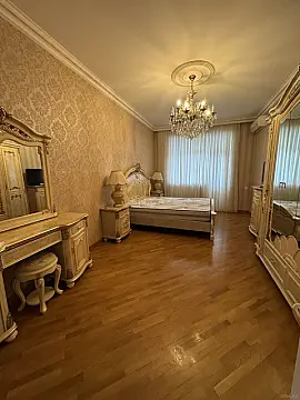 Kirayə verilir 3 otaqlı mənzil 130 m²