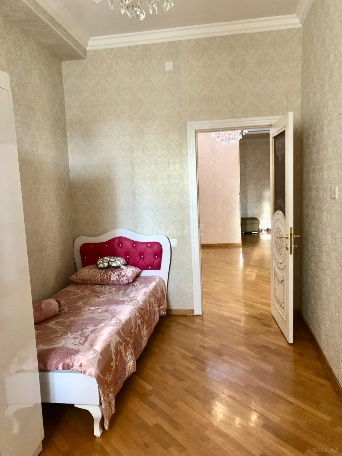 Kirayə verilir 3 otaqlı mənzil 130 m²