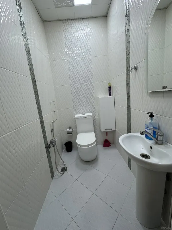 Kirayə verilir 3 otaqlı mənzil 130 m²