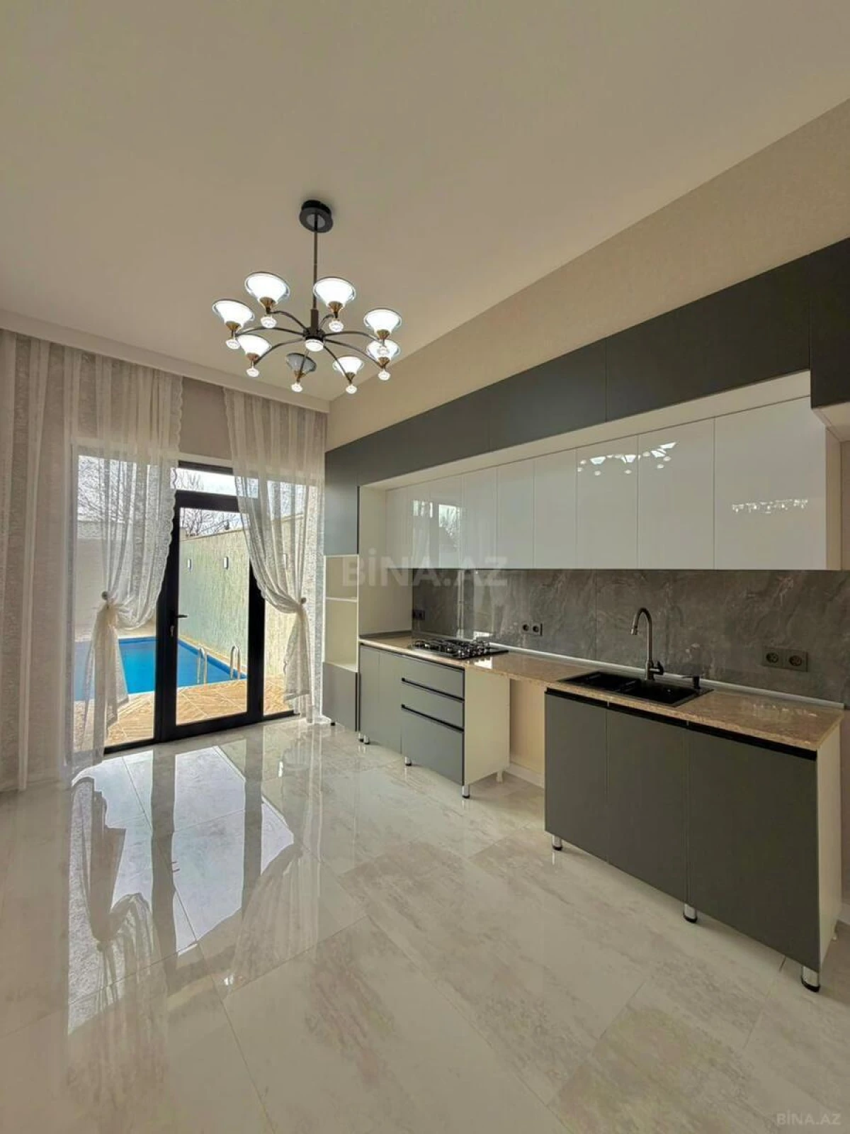 Satılır 4 otaqlı həyət evi 170 m²