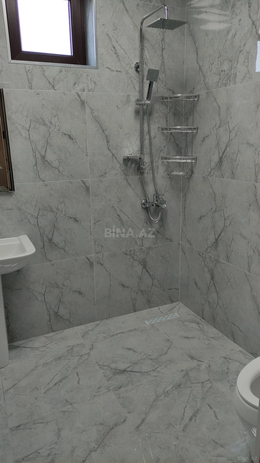 Satılır 6 otaqlı həyət evi 211 m²