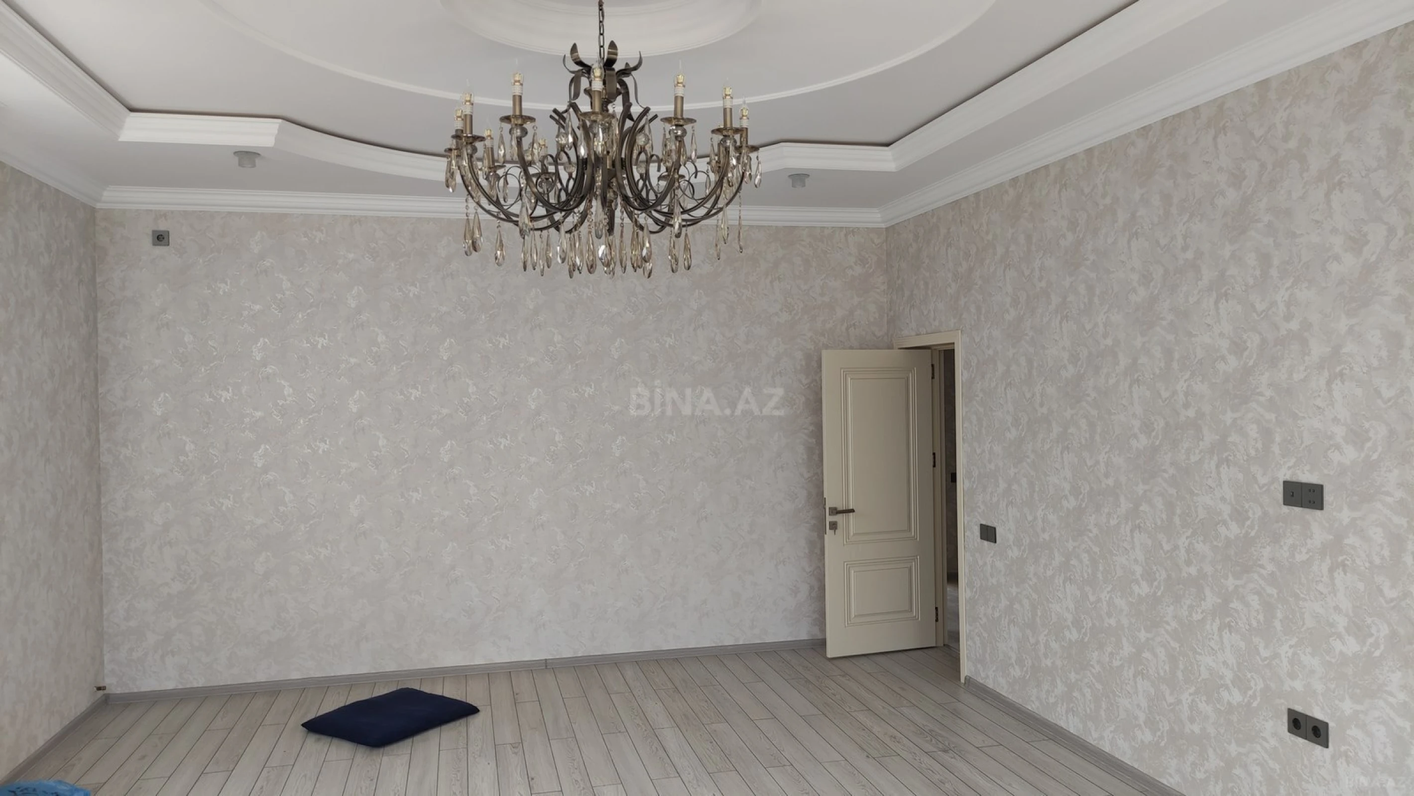 Satılır 6 otaqlı həyət evi 211 m²