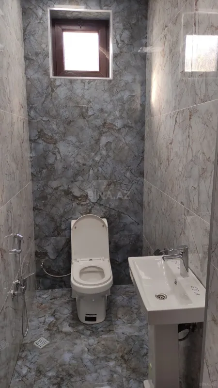 Satılır 6 otaqlı həyət evi 211 m²