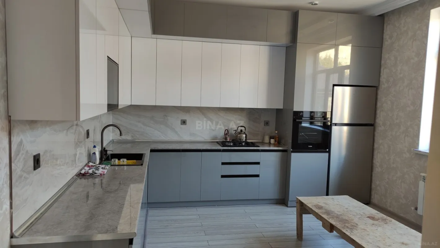 Satılır 6 otaqlı həyət evi 211 m²