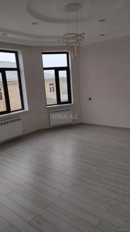 Satılır 6 otaqlı həyət evi 211 m²