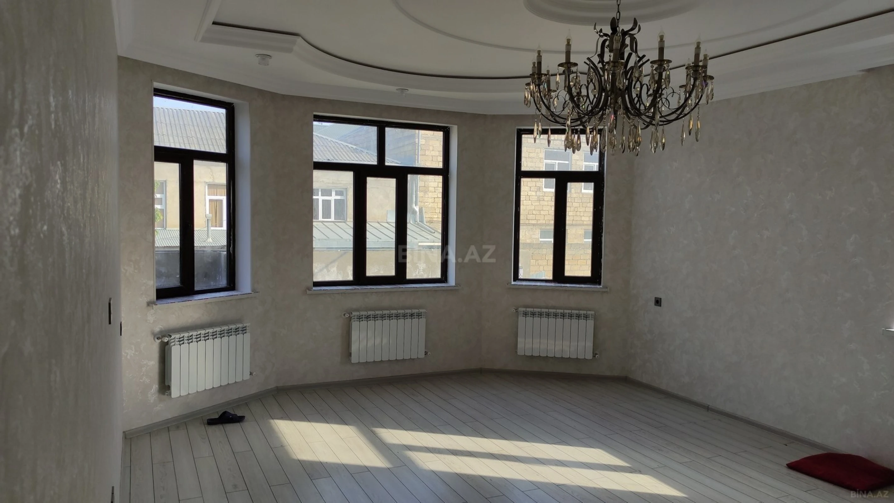 Satılır 6 otaqlı həyət evi 211 m²