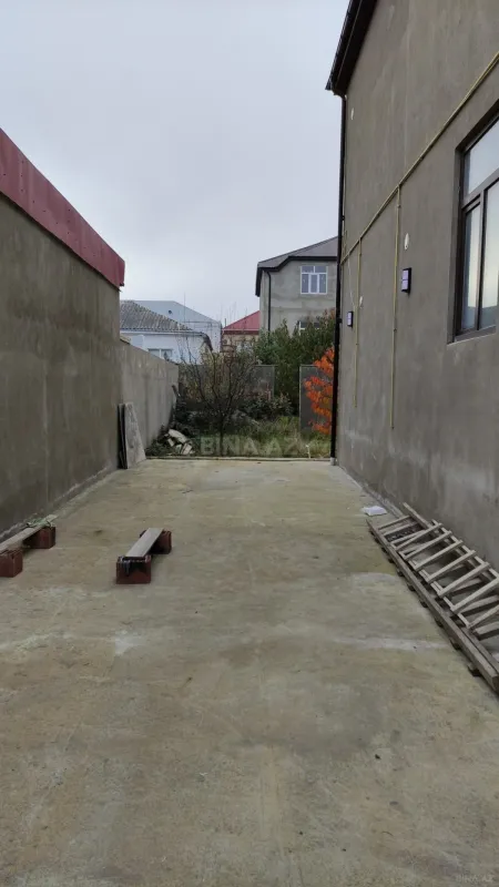 Satılır 6 otaqlı həyət evi 211 m²