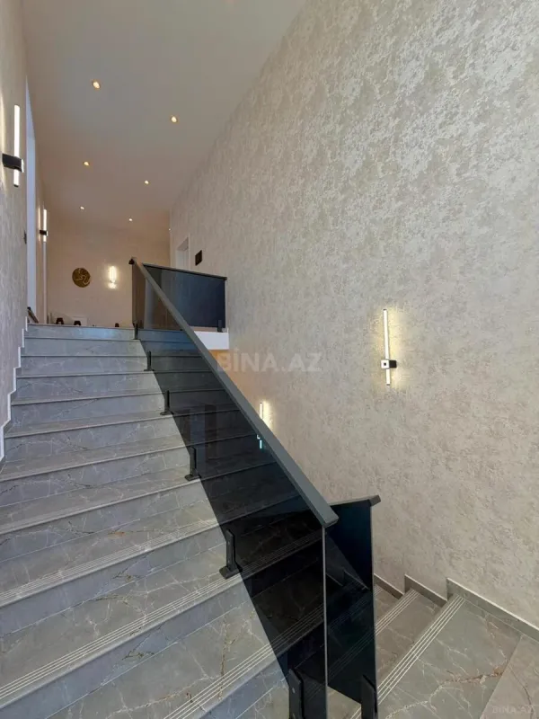 Satılır 4 otaqlı həyət evi 250 m²