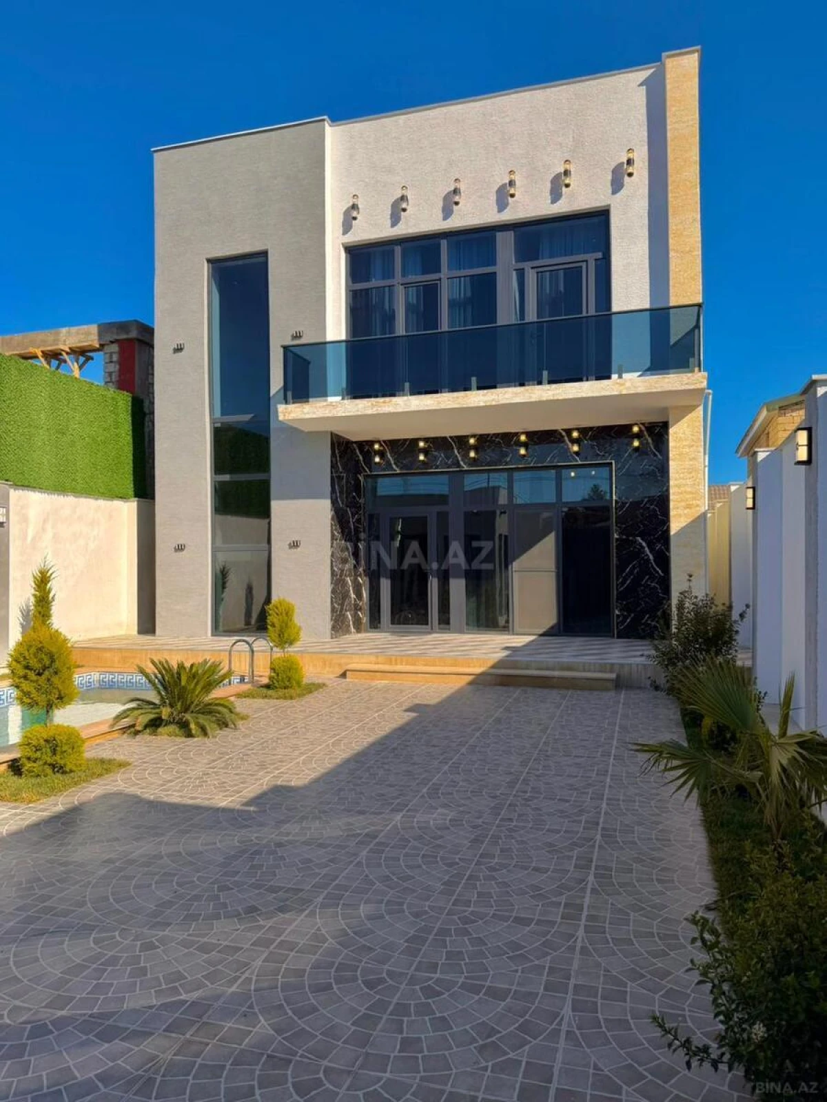 Satılır 4 otaqlı həyət evi 250 m²