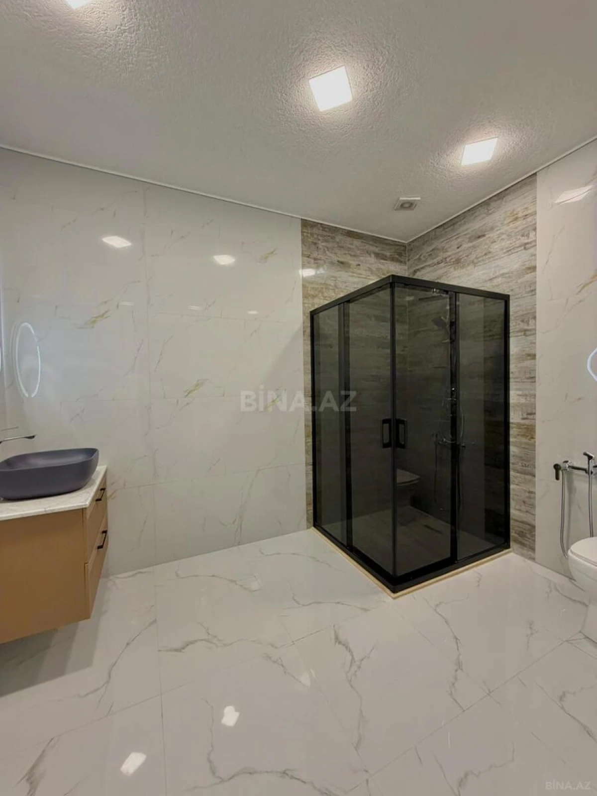 Satılır 4 otaqlı həyət evi 250 m²