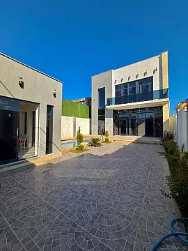Satılır 4 otaqlı həyət evi 250 m²