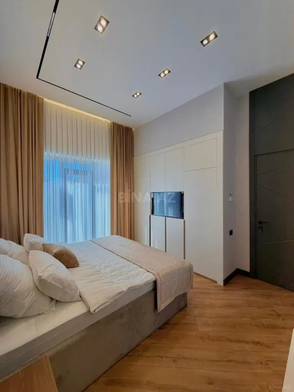 Satılır 5 otaqlı həyət evi 260 m²