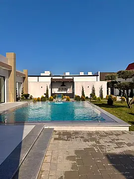 Satılır 5 otaqlı həyət evi 260 m²