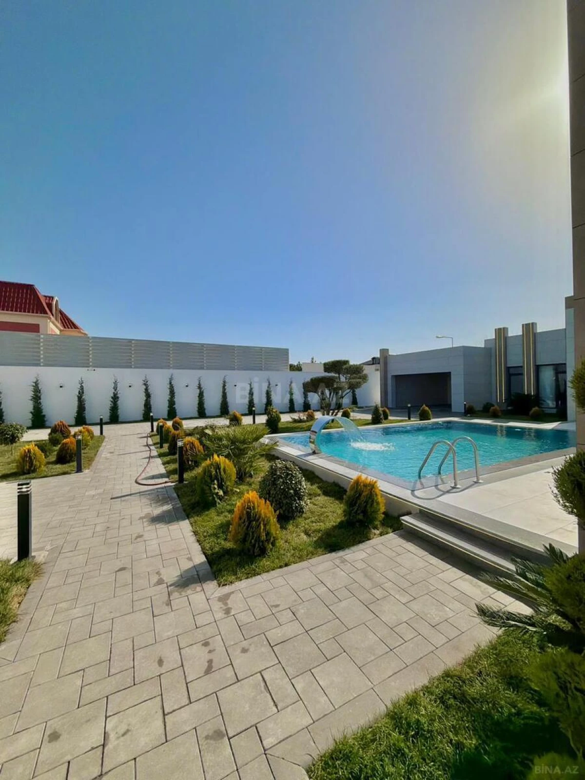 Satılır 5 otaqlı həyət evi 260 m²