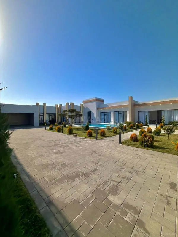 Satılır 5 otaqlı həyət evi 260 m²