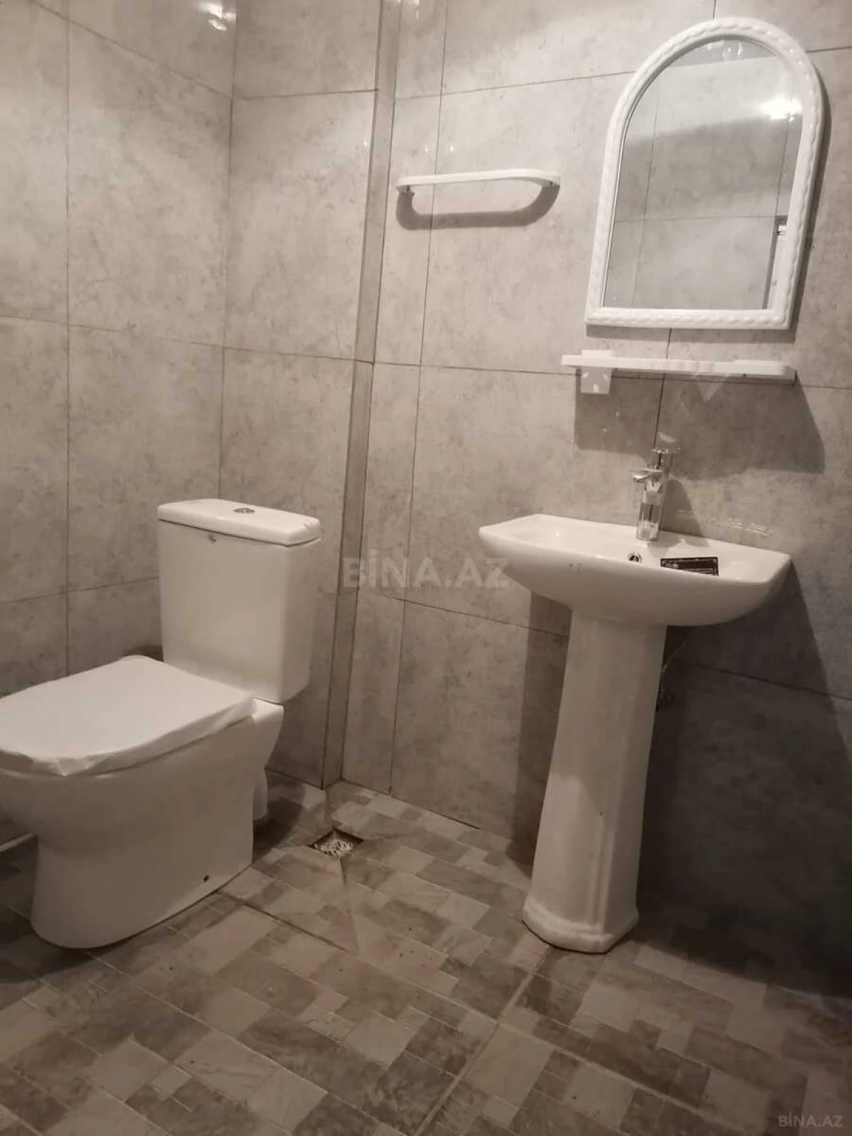 Satılır 2 otaqlı mənzil 42 m²