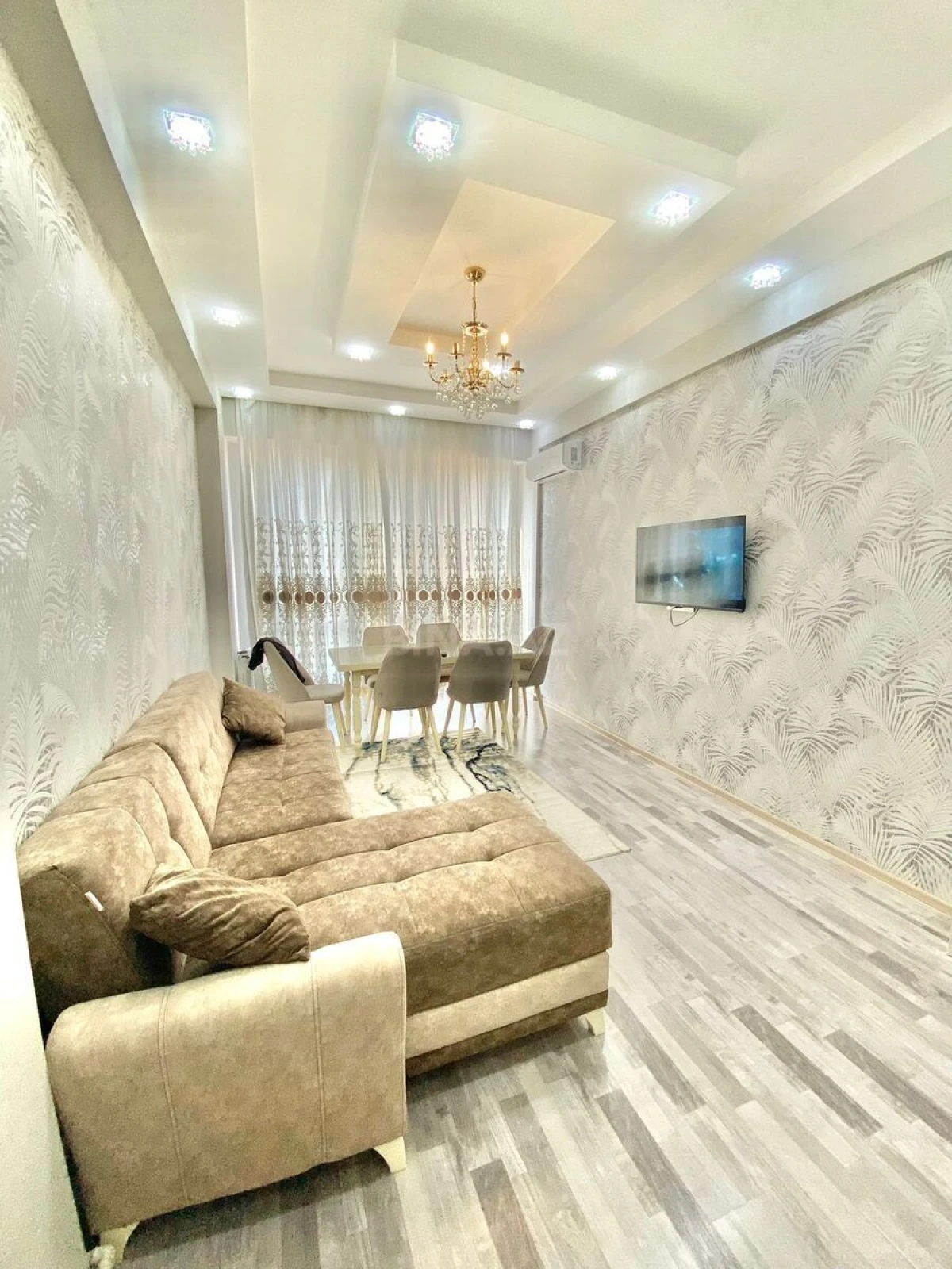 Kirayə verilir 2 otaqlı mənzil 60 m²