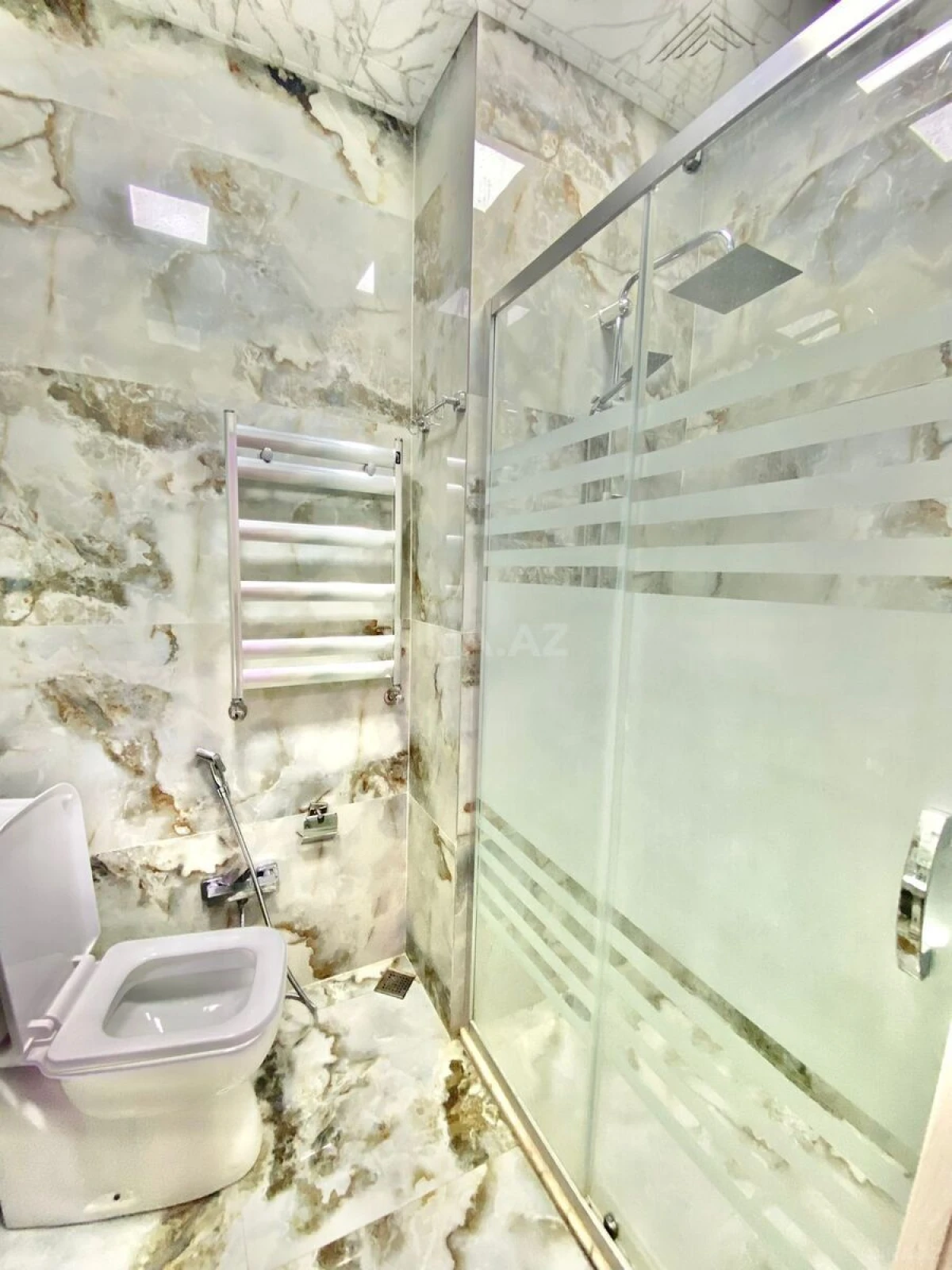 Kirayə verilir 2 otaqlı mənzil 60 m²