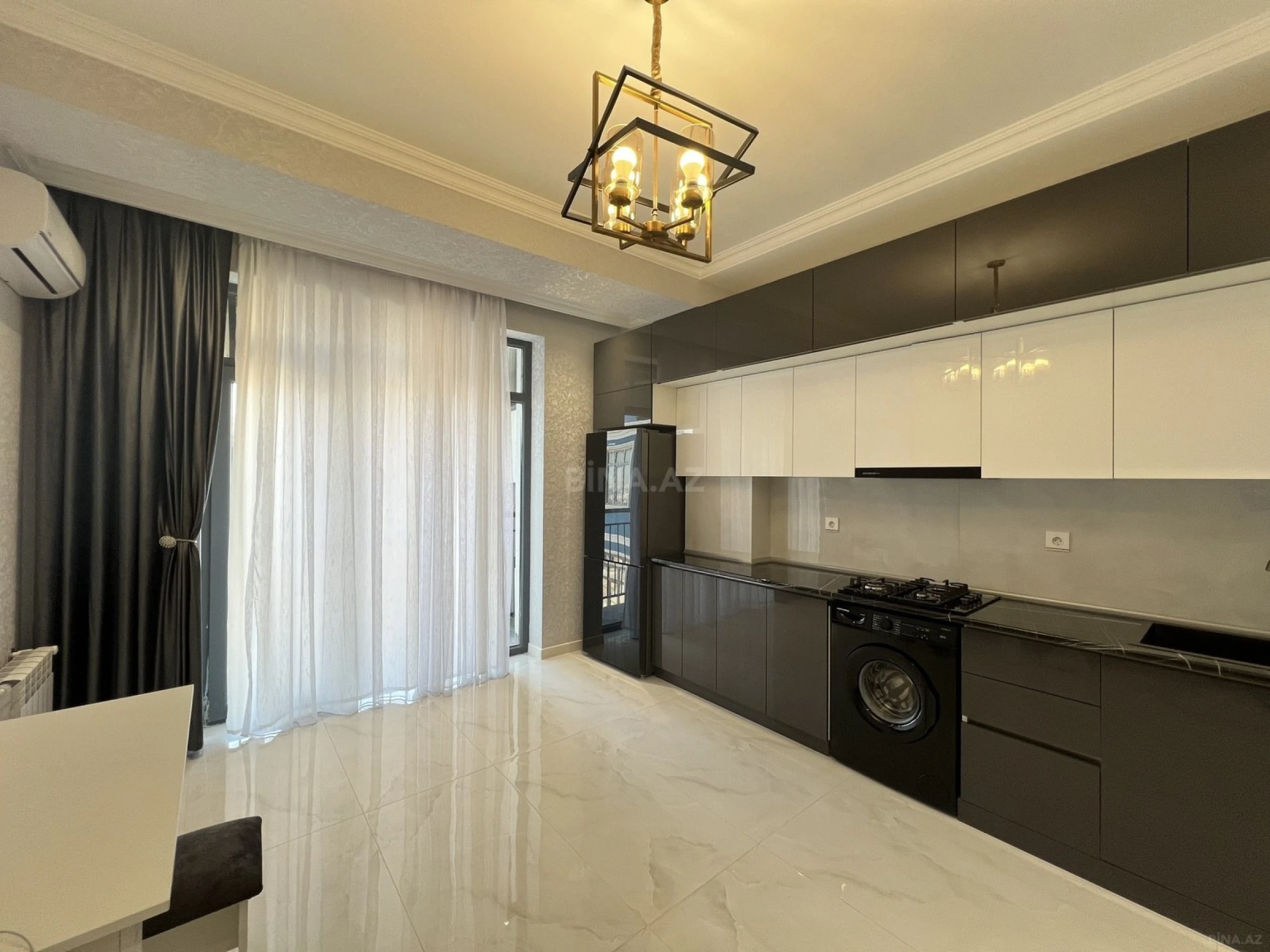 Kirayə verilir 2 otaqlı mənzil 87 m²