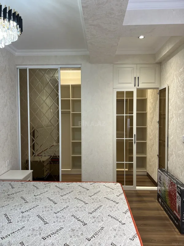 Kirayə verilir 2 otaqlı mənzil 87 m²