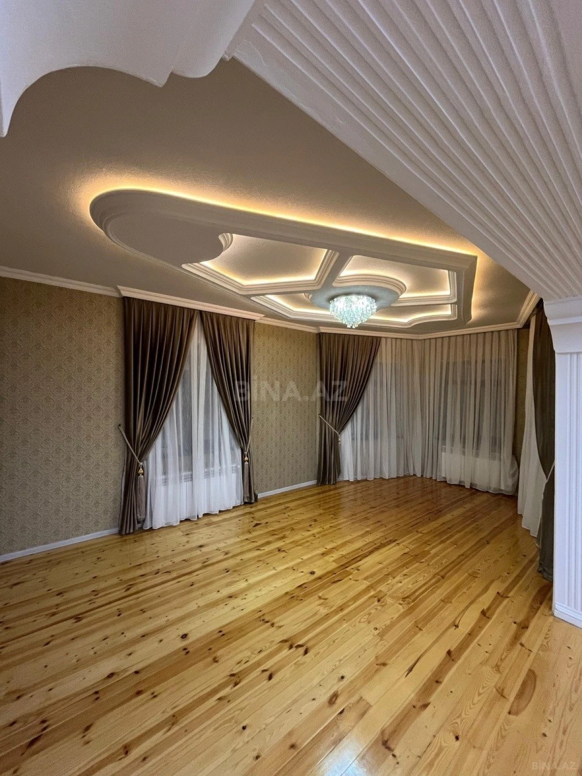 Kirayə verilir 5 otaqlı həyət evi 300 m²