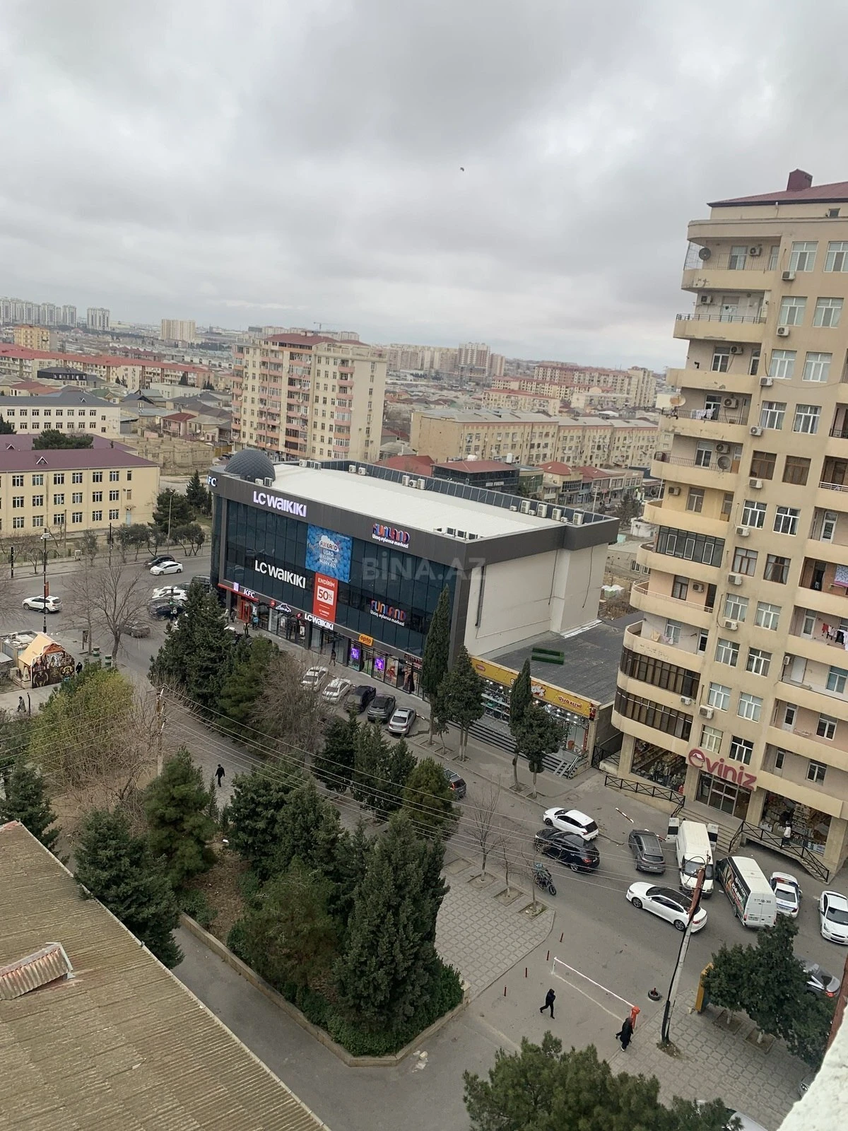 Satılır 2 otaqlı mənzil 72 m²