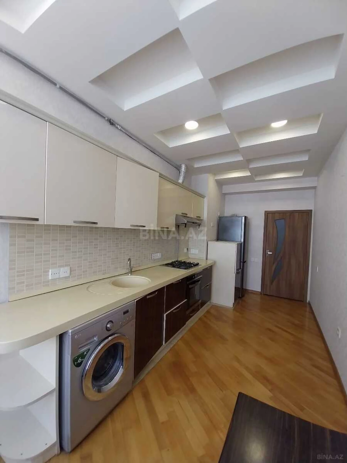 Kirayə verilir 2 otaqlı mənzil 90 m²