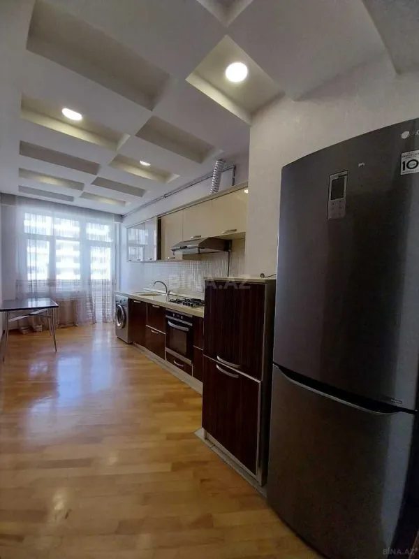 Kirayə verilir 2 otaqlı mənzil 90 m²