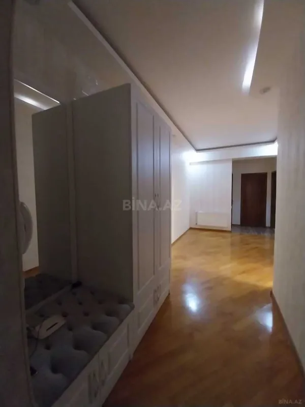 Kirayə verilir 2 otaqlı mənzil 90 m²