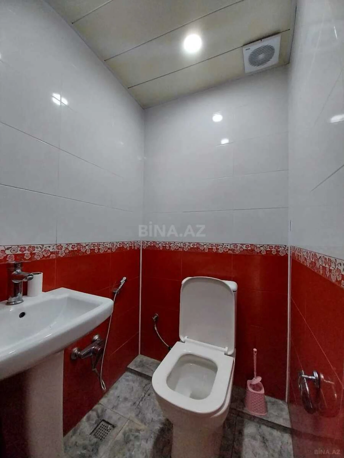 Kirayə verilir 2 otaqlı mənzil 90 m²
