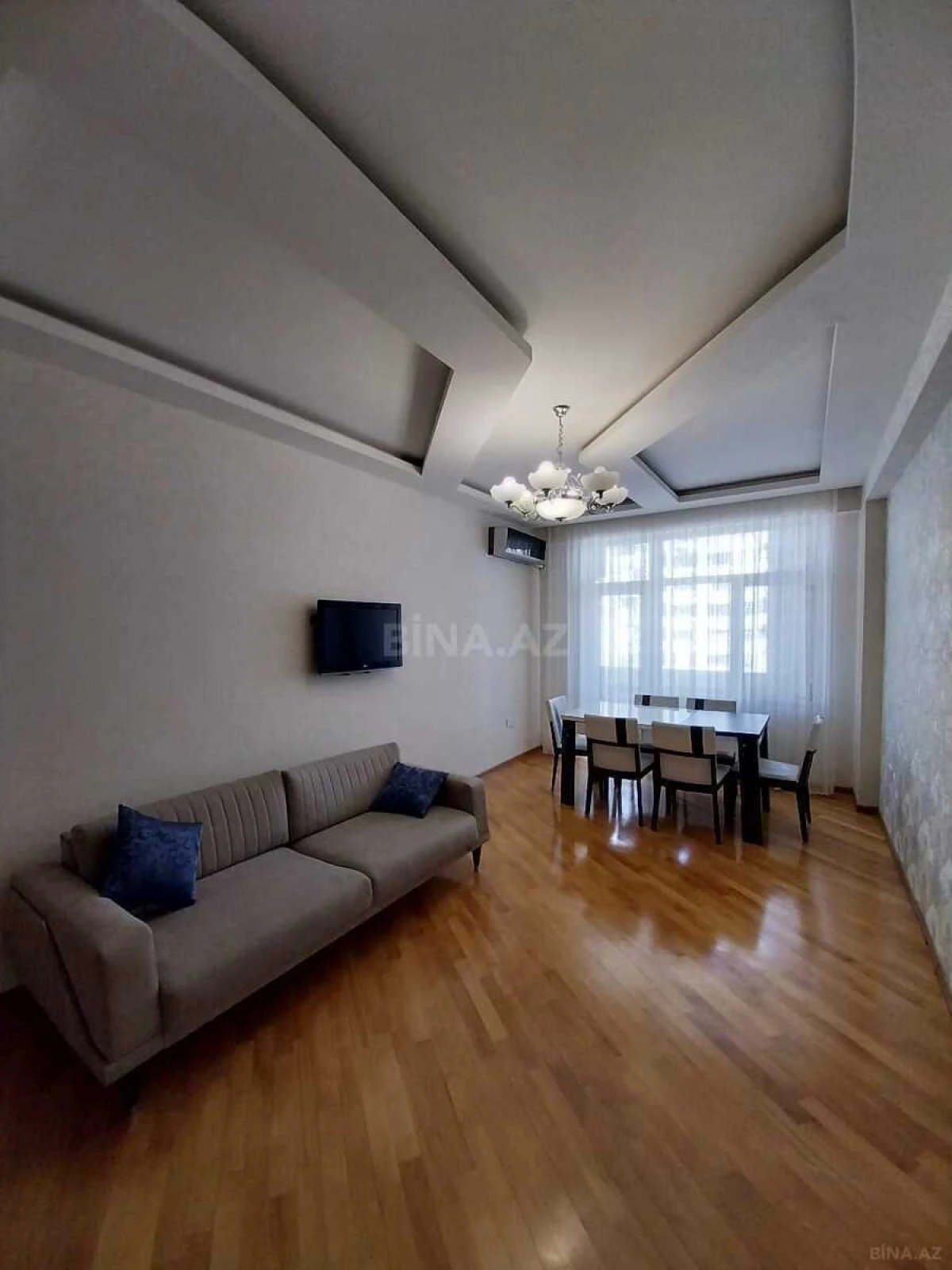 Kirayə verilir 2 otaqlı mənzil 90 m²