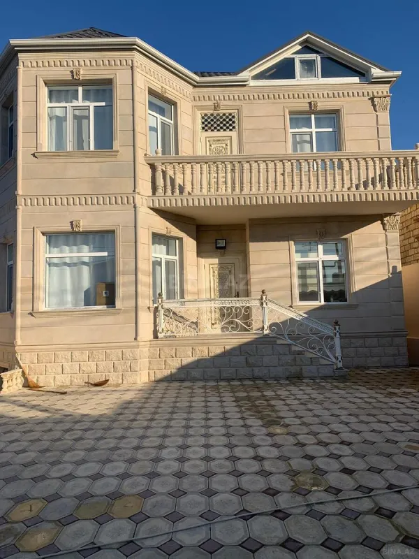 Satılır 6 otaqlı həyət evi 200 m²