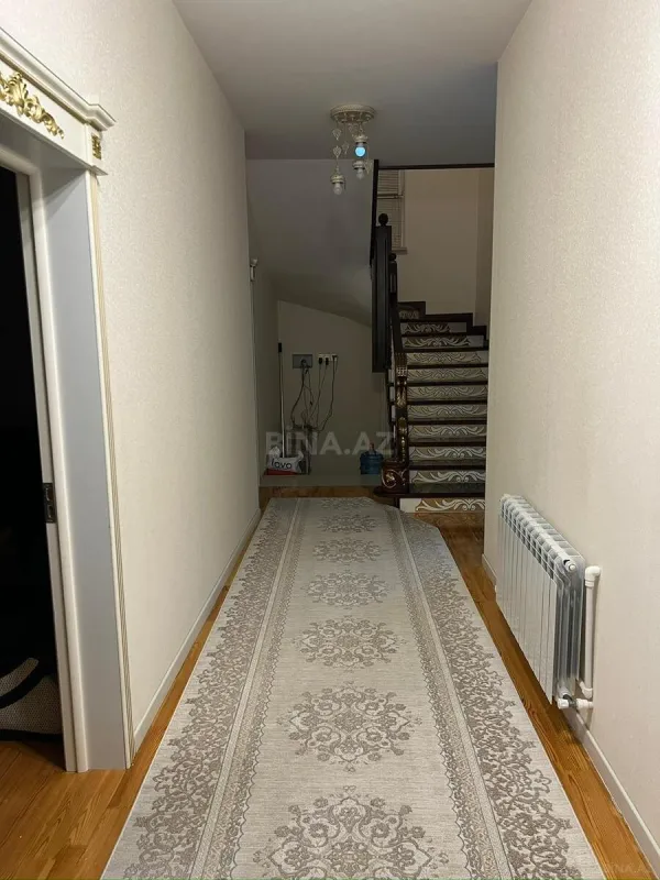 Satılır 6 otaqlı həyət evi 200 m²