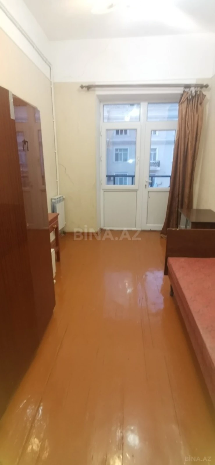 Satılır 4 otaqlı mənzil 100 m²
