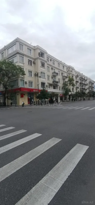 Satılır 4 otaqlı mənzil 100 m²