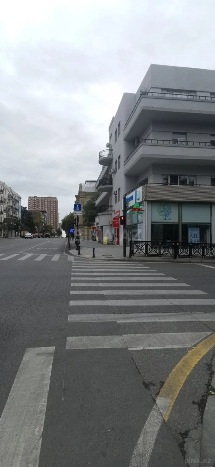 Satılır 4 otaqlı mənzil 100 m²