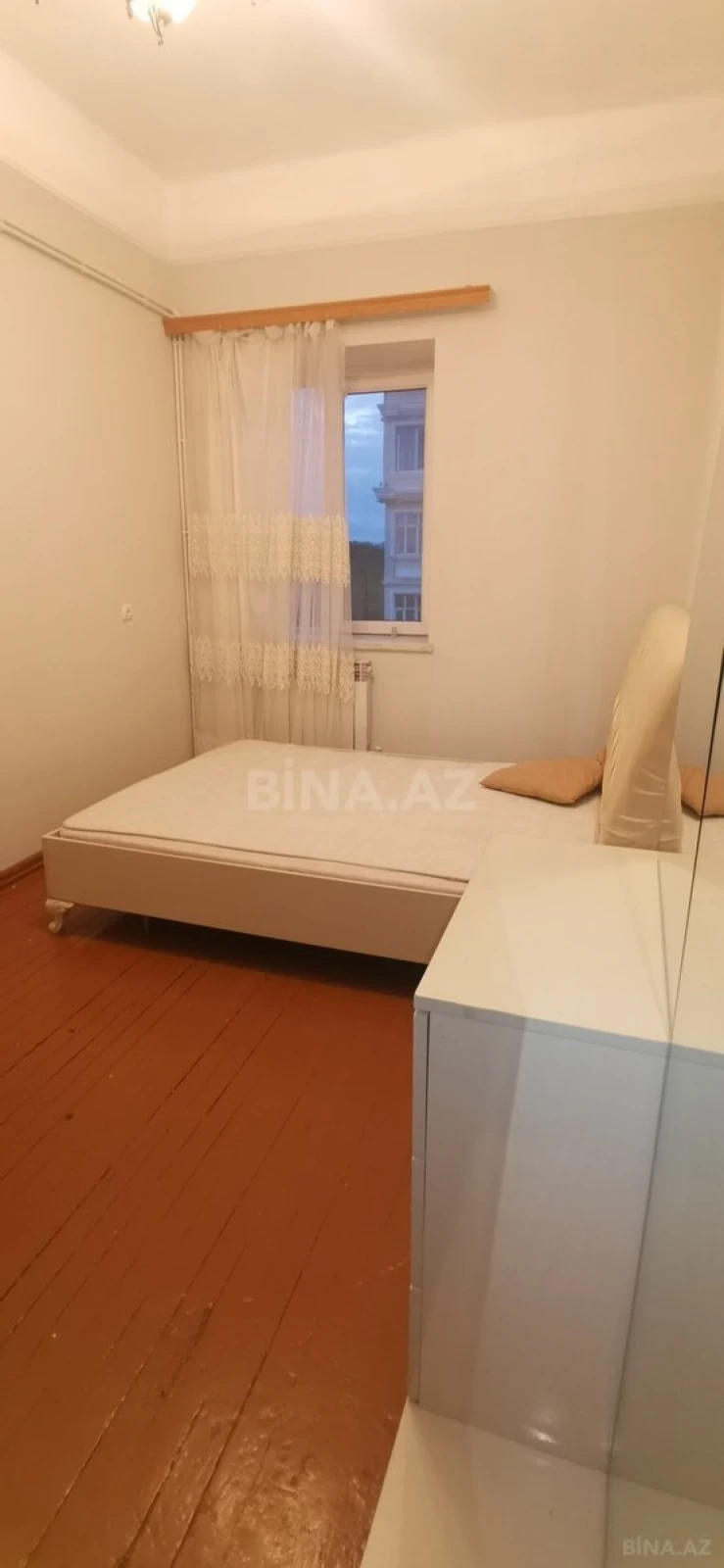 Satılır 4 otaqlı mənzil 100 m²