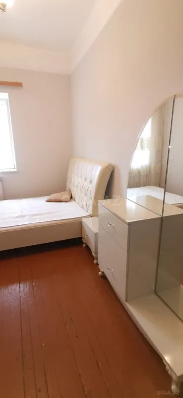 Satılır 4 otaqlı mənzil 100 m²